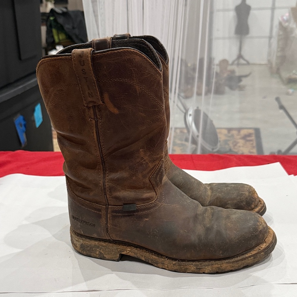 Justin Boots Men's steel toe Distressed Brown Western Boots